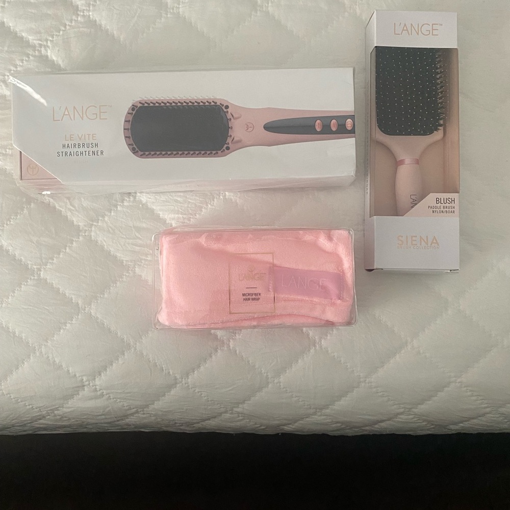 L’Ange Hair brush straightener